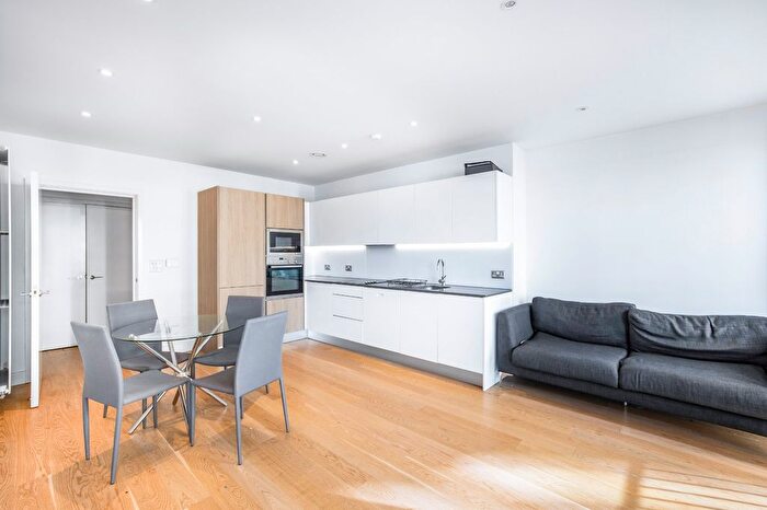 2 Bedroom Flat To Rent In Imperial Building, Duke Of Wellington Avenue, London, SE18