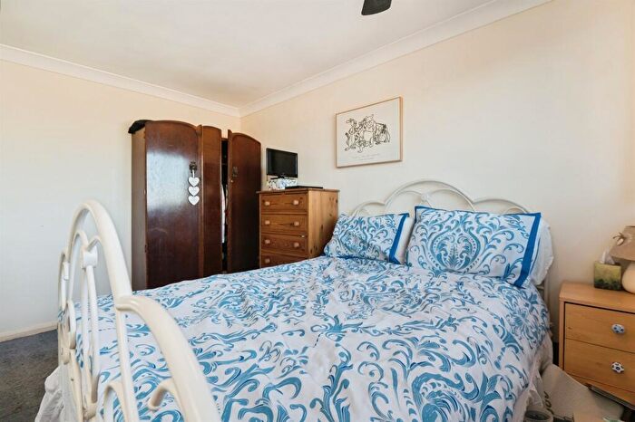 3 Bedroom End Of Terrace House For Sale In Butts Road, Southampton, SO19