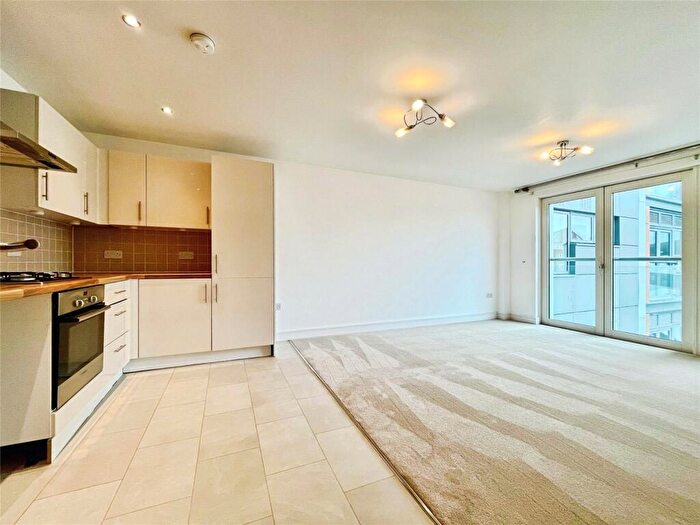 2 Bedroom Apartment For Sale In High Street, Poole, Dorset, BH15