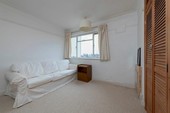 1 Bedroom Flat To Rent In Fairfield Court, Fairfield Street, SW18