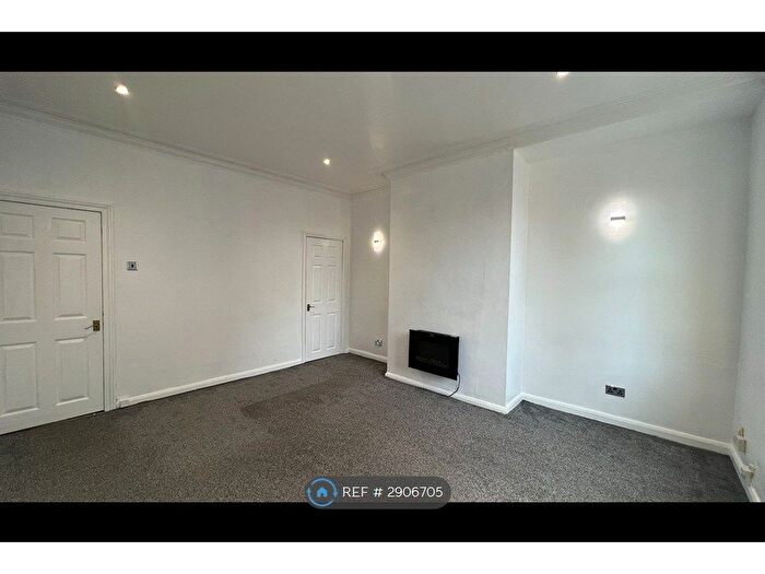 2 Bedroom Terraced House To Rent In Cambridge St, Wakefield, WF2