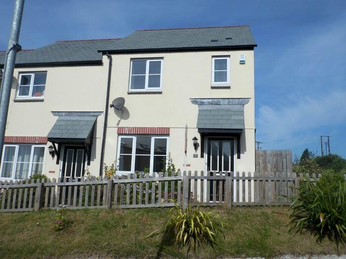 3 Bedroom End Of Terrace House To Rent In Gwithian Road, St Austell, PL25