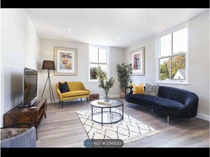 2 Bedroom Flat To Rent In Hatchlands Road, Redhill, RH1