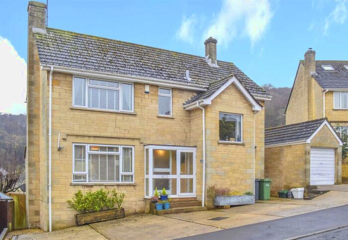 4 Bedroom Detached House To Rent In Cedar Drive, Dursley, GL11