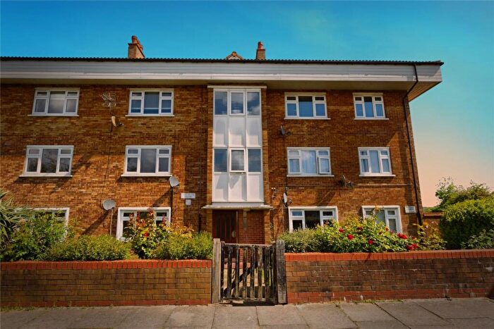 2 Bedroom Flat For Sale In Shakespeare Square, Ilford, Essex, IG6