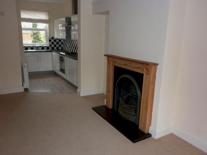 1 Bedroom Flat To Rent In Kingsley Park Terrace, Northampton NN2