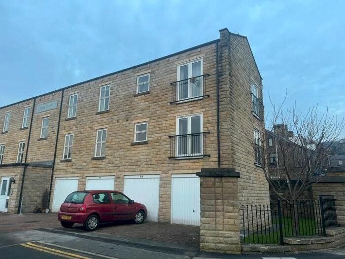 2 Bedroom Flat To Rent In Britannia Wharf, Bingley, West Yorkshire, BD16