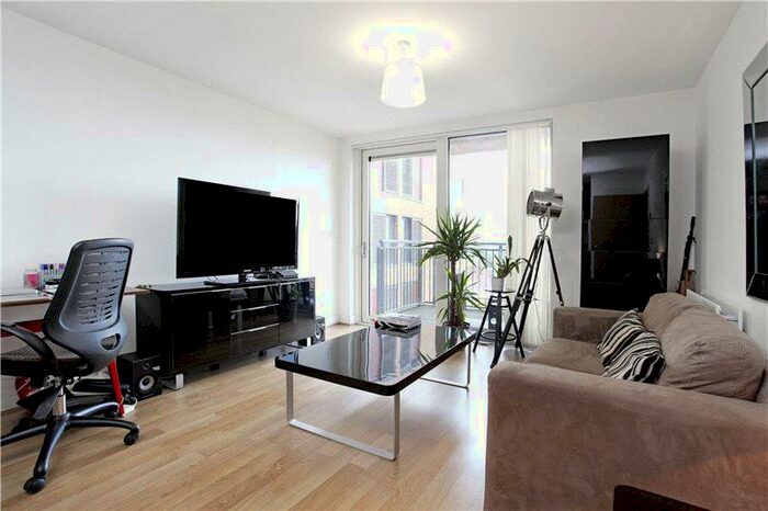 2 Bedroom Flat To Rent In Collins Tower, Blues Street, E8
