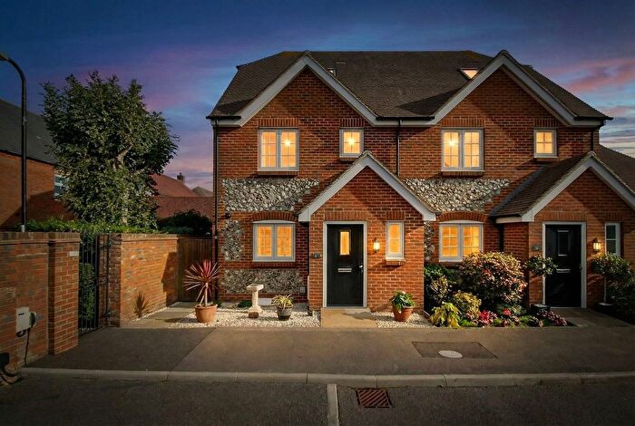 3 Bedroom Semi-Detached House For Sale In Willow Wood Close, Angmering, BN16