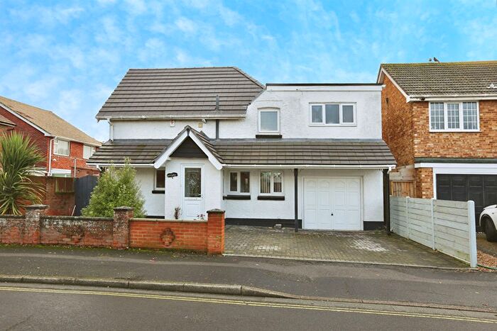 3 Bedroom Detached House For Sale In Pump Lane, Gosport, PO13