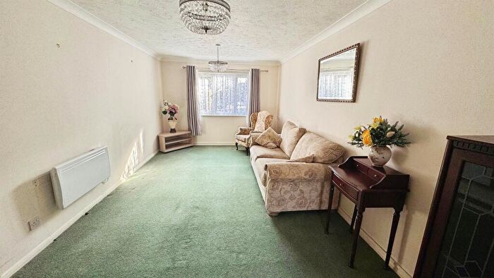 1 Bedroom Apartment For Sale In Castle Road, Clacton-On-Sea, CO15