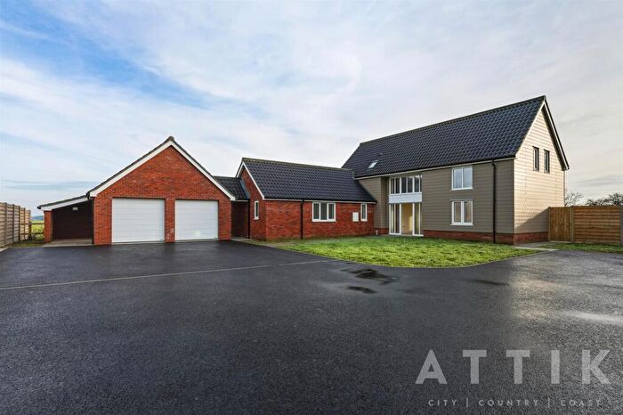 4 Bedroom Detached House For Sale In Hall Road, Brockdish, IP21