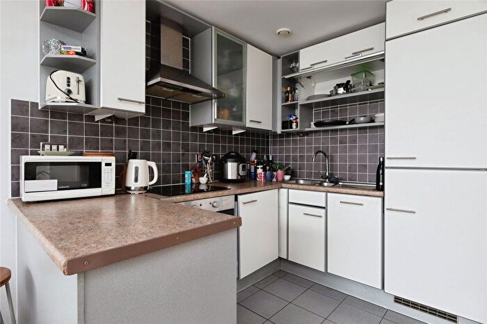 1 Bedroom Flat To Rent In Western Gateway, Docklands Excel, London, E16