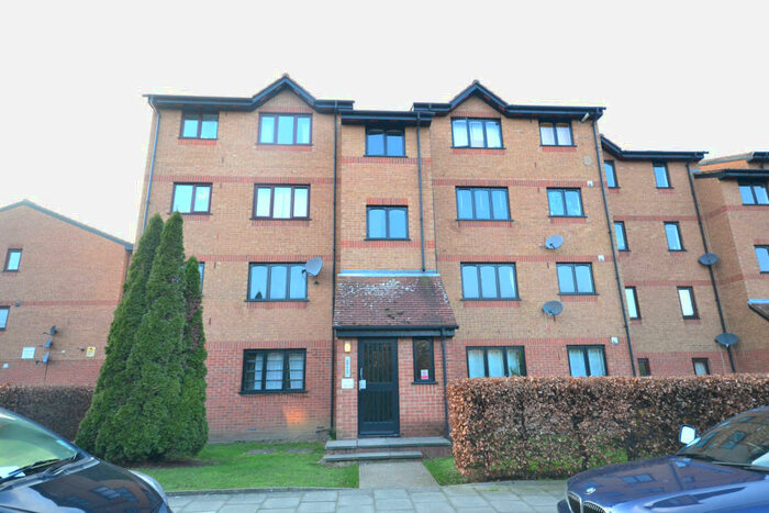 Studio To Rent In Glenville Grove, London, SE8