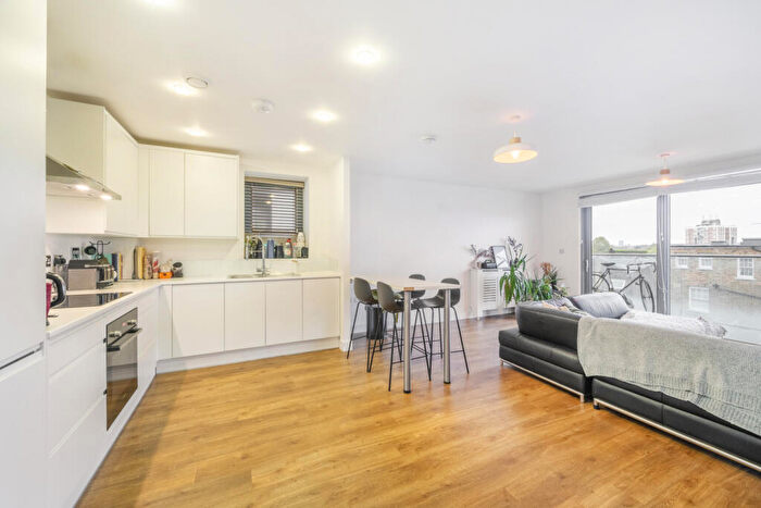 3 Bedroom Flat To Rent In Burke House, Dalston Square, E8