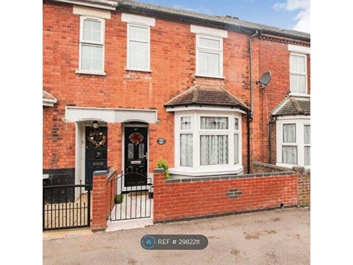 3 Bedroom Terraced House To Rent In Stafford Road, Bedford, MK42