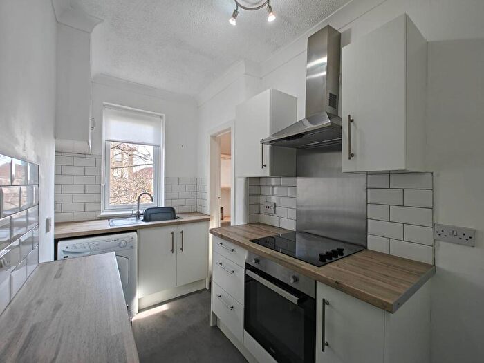 2 Bedroom Flat To Rent In Hillhouse Street, Springburn, Glasgow, G21