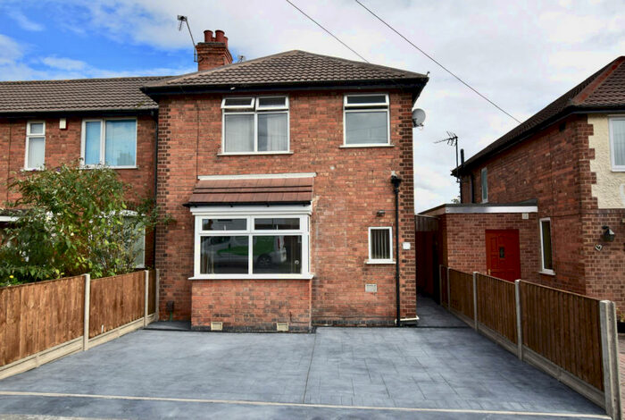 2 Bedroom End Of Terrace House To Rent In Gwendolin Avenue, Leicester, LE4