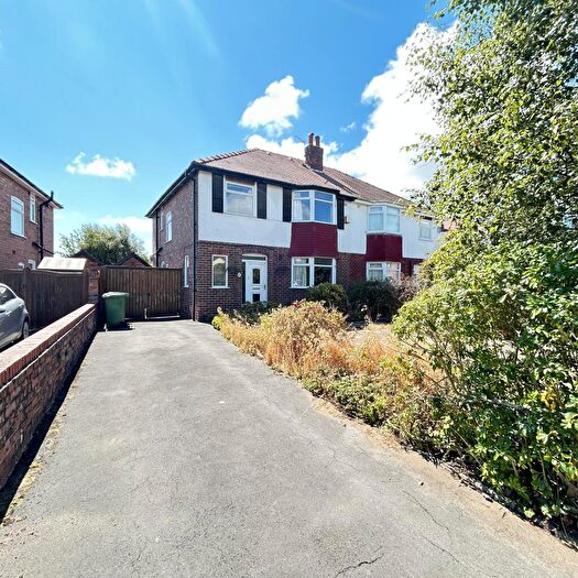4 Bedroom Semi-Detached House For Sale In Hillsview Road, Ainsdale, Sefton, PR8