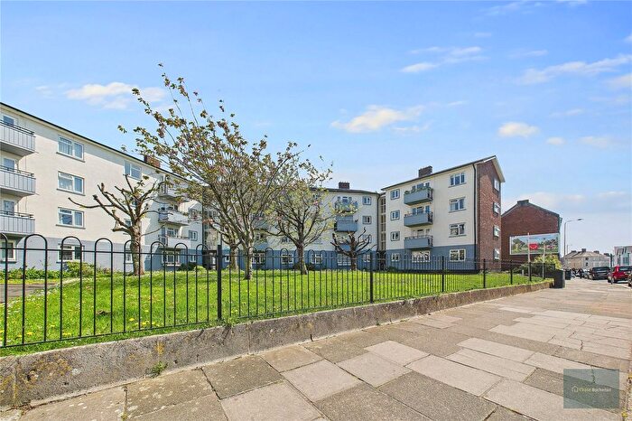 2 Bedroom Flat To Rent In West Hoe Road, Plymouth, PL1