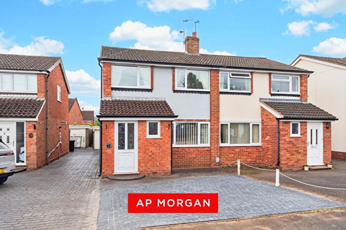 3 Bedroom Semi-Detached House For Sale In Elm Grove, Bromsgrove, Worcestershire, B61