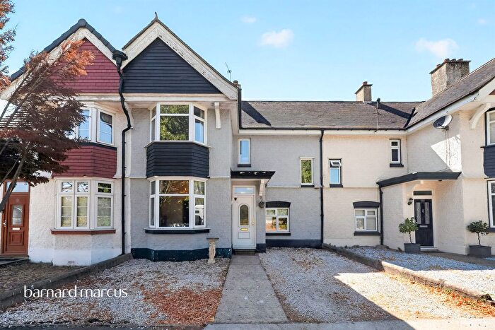 3 Bedroom Terraced House For Sale In Field View, Feltham, TW13