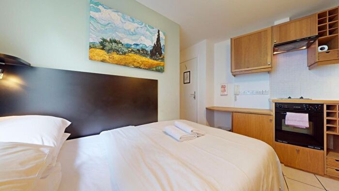 Studio To Rent In Cartwright Gardens, London, WC1H