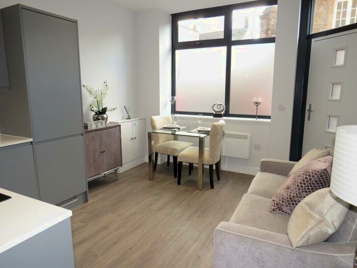 1 Bedroom Flat To Rent In Church Street, Yeovil, BA20