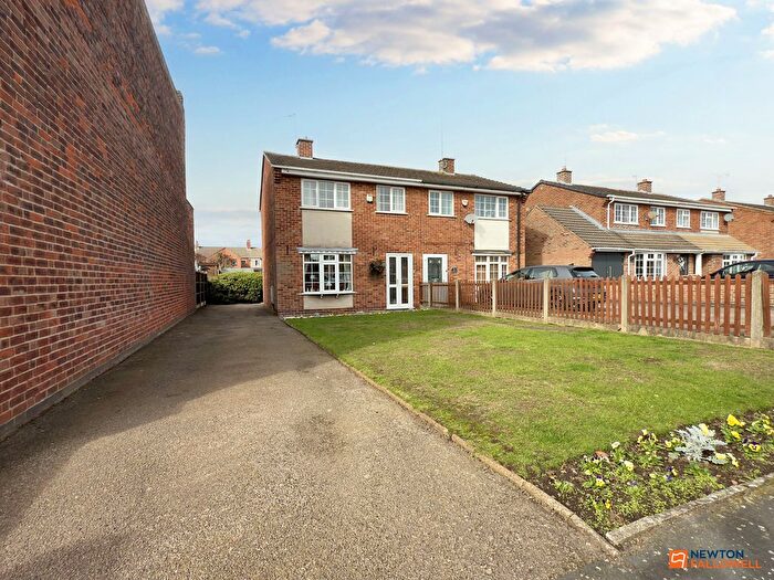 3 Bedroom Semi-detached House For Sale In Oxford Street, Coalville, LE67
