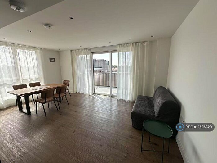 2 Bedroom Flat To Rent In Gasholder Place, London, SE11
