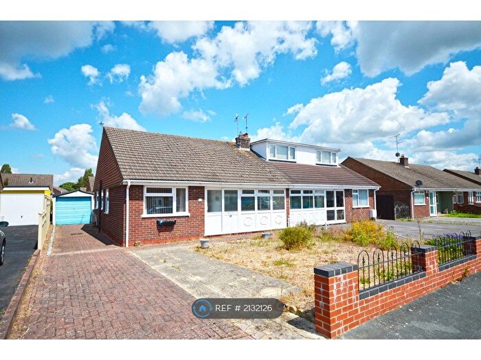 3 Bedroom Bungalow To Rent In Medina Way, Swindon, SN2