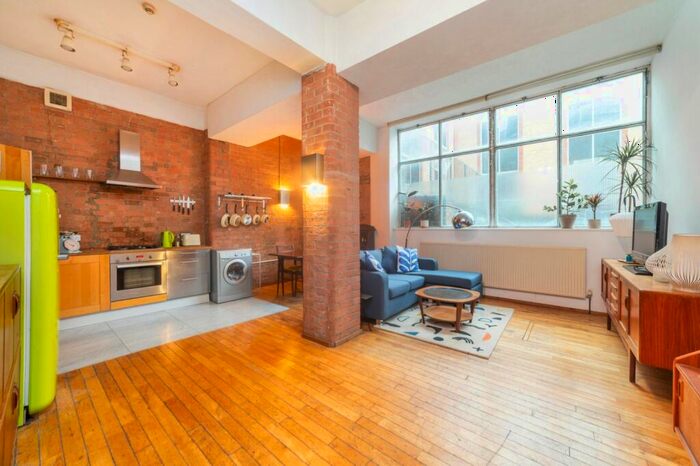 2 Bedroom Flat To Rent In Cavell Street, Canary Wharf, E1