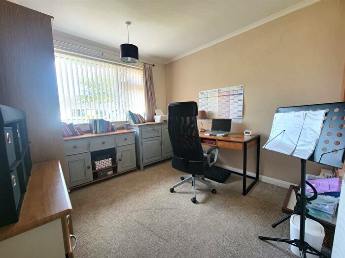 2 Bedroom House For Sale In Draycott Avenue, Hornsea, HU18