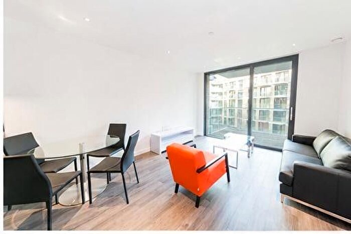 2 Bedroom Flat To Rent In Canter Way, London, E1
