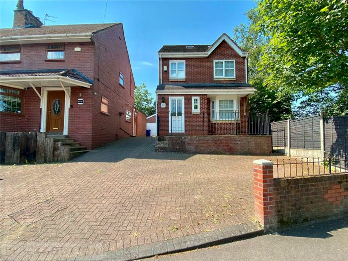 3 Bedroom Detached House To Rent In Waverley Road, Middleton, Manchester, Greater Manchester, M24