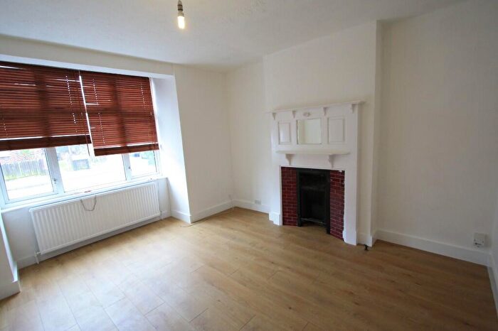4 Bedroom End Of Terrace House To Rent In Frimley Gardens, Mitcham, Greater London, CR4