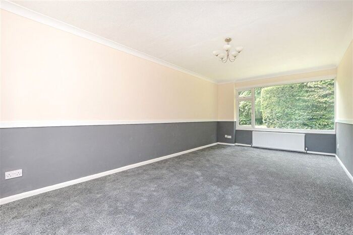 2 Bedroom Flat For Sale In Downswood, Reigate, Surrey, RH2