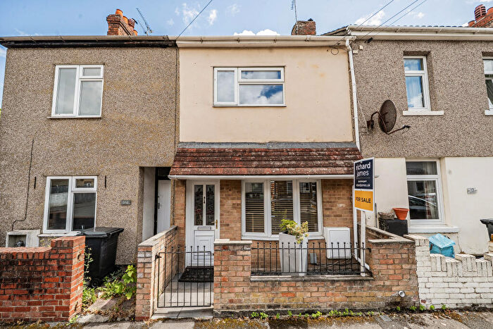 2 Bedroom Terraced House For Sale In Deburgh Street, Rodbourne, Swindon, SN2
