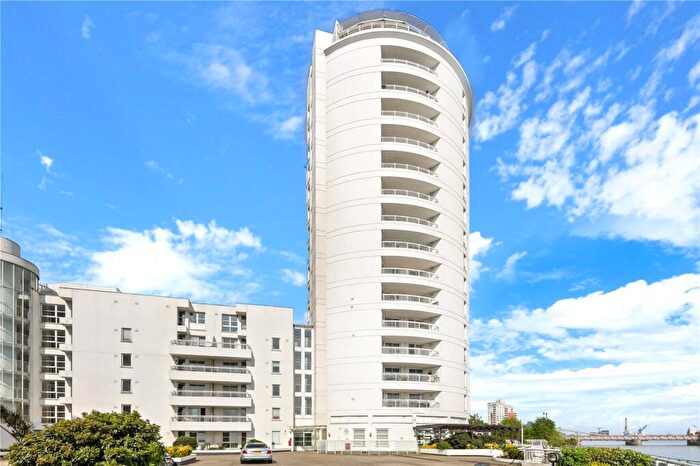 1 Bedroom Apartment For Sale In Barrier Point, Barrier Point Road, London, E16