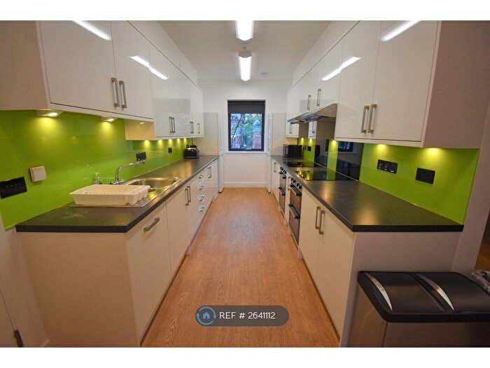 7 Bedroom End Of Terrace House To Rent In Hillside Court, Reading, RG1