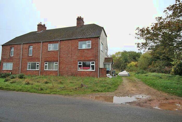 4 Bedroom Semi-Detached House For Sale In Southfield Houses, Kenwick, LN11