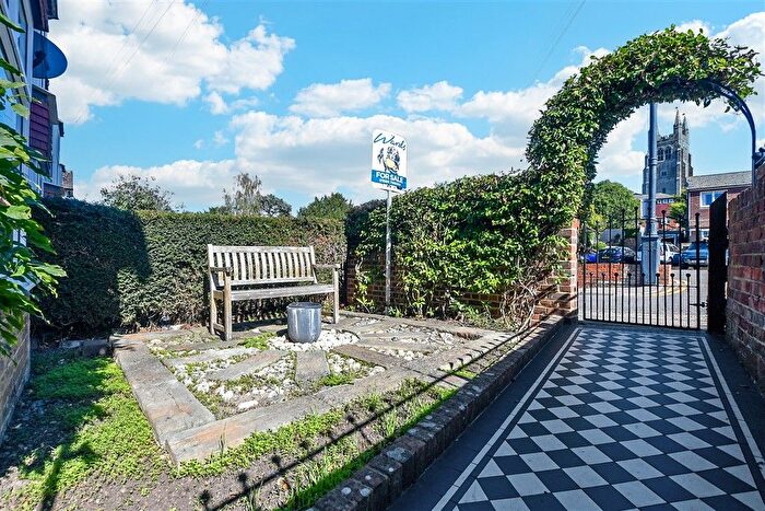 3 Bedroom End Of Terrace House For Sale In Station Road, Tenterden, Kent, TN30
