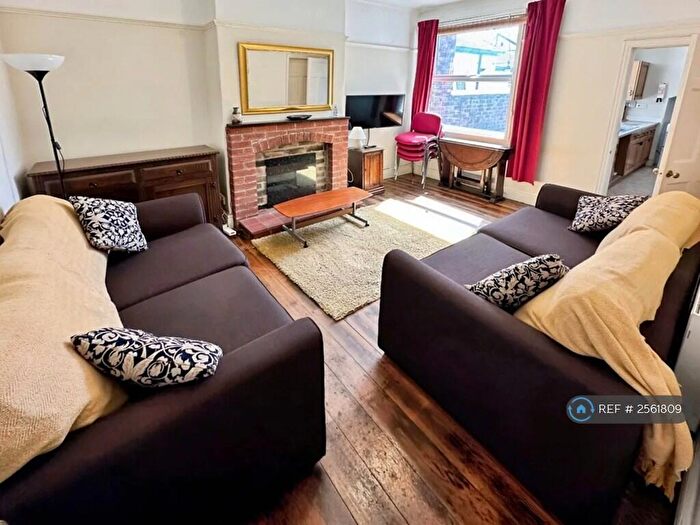 4 Bedroom Terraced House To Rent In Princes Road, Stoke-On-Trent, ST4