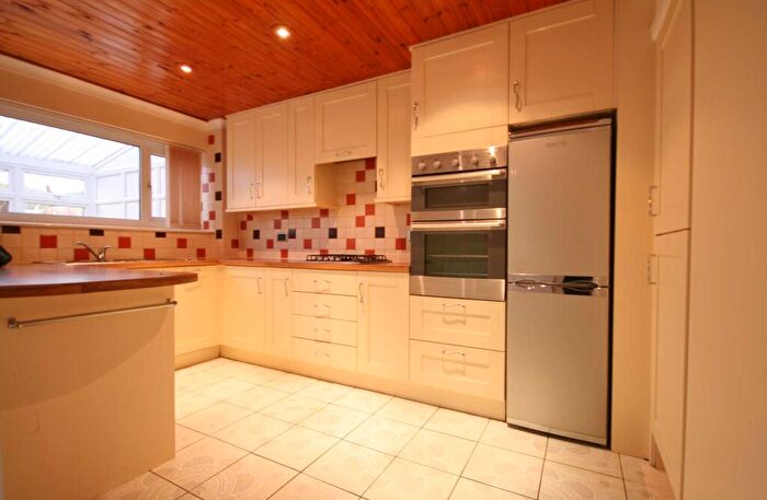 3 Bedroom Terraced House To Rent In Viewings On Th June Between -, LU5