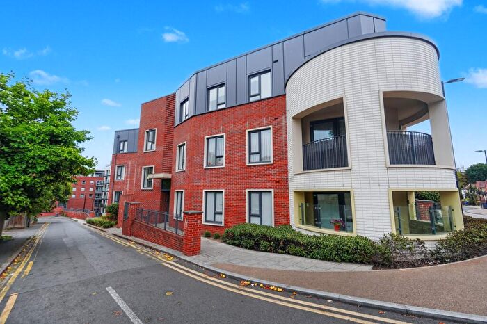 1 Bedroom Flat For Sale In Rutland Street, High Wycombe, HP11