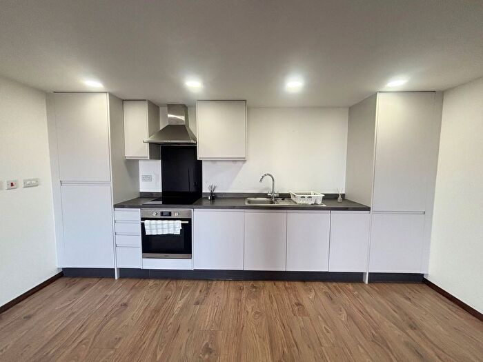 2 Bedroom Flat To Rent In Solihull Heights, Birmingham, B26