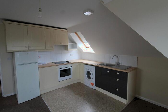 1 Bedroom Flat To Rent In Station Road, New Milton, BH25