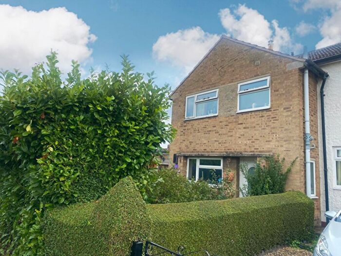 3 Bedroom End Of Terrace House For Sale In Windsor Close, Stamford, PE9