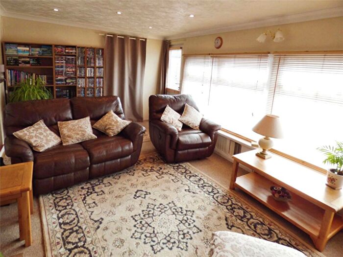 2 Bedroom Bungalow For Sale In Oakgrove Road, Bishopstoke, Eastleigh, SO50