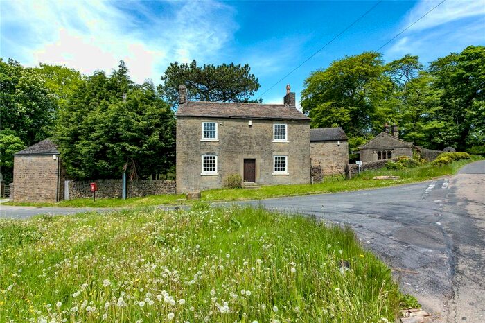 Detached House For Sale In Chapel-En-Le-Frith, High Peak, Derbyshire, SK23